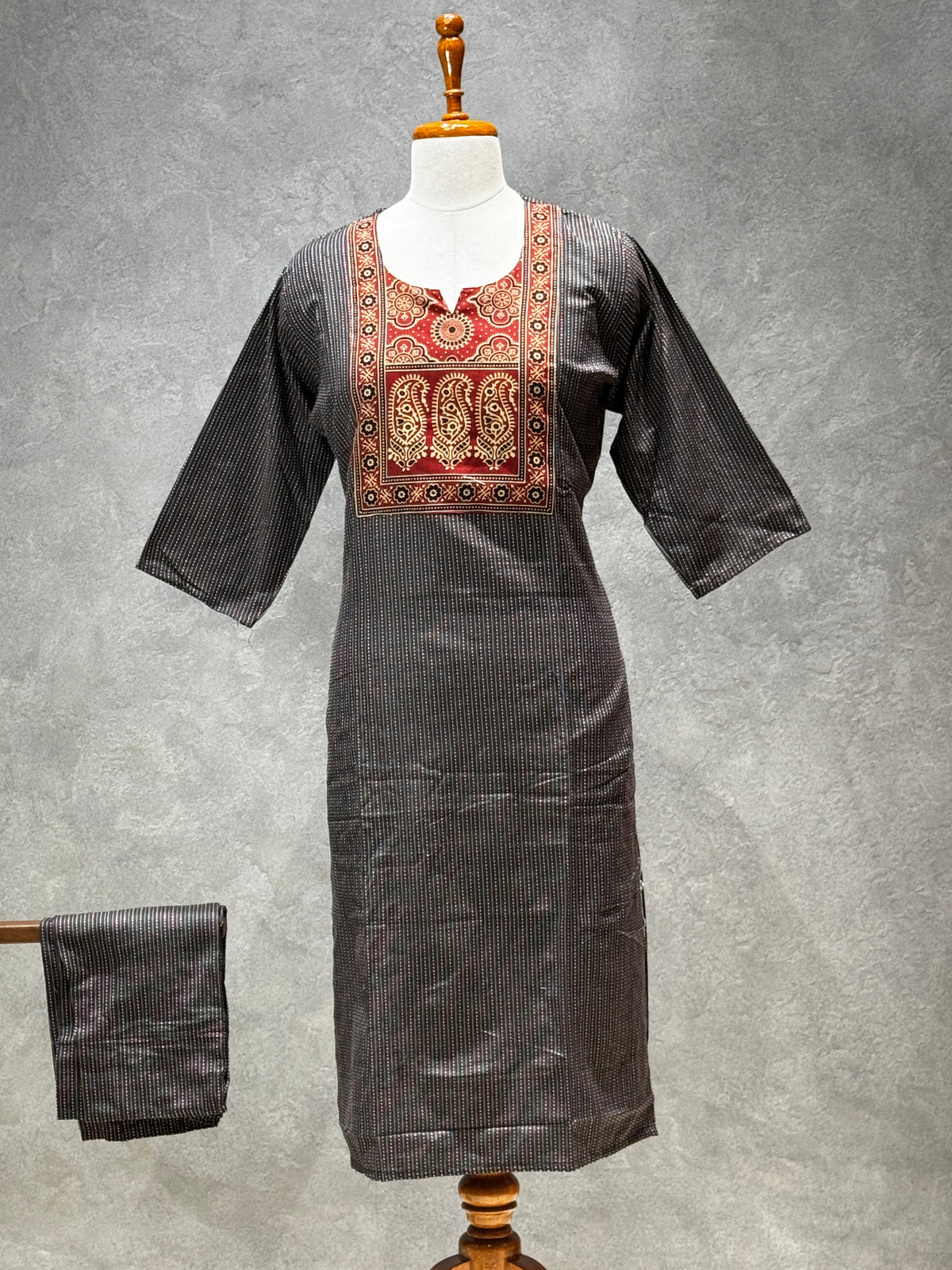 KANTHA KURTHI SET (BROWN MANGO)