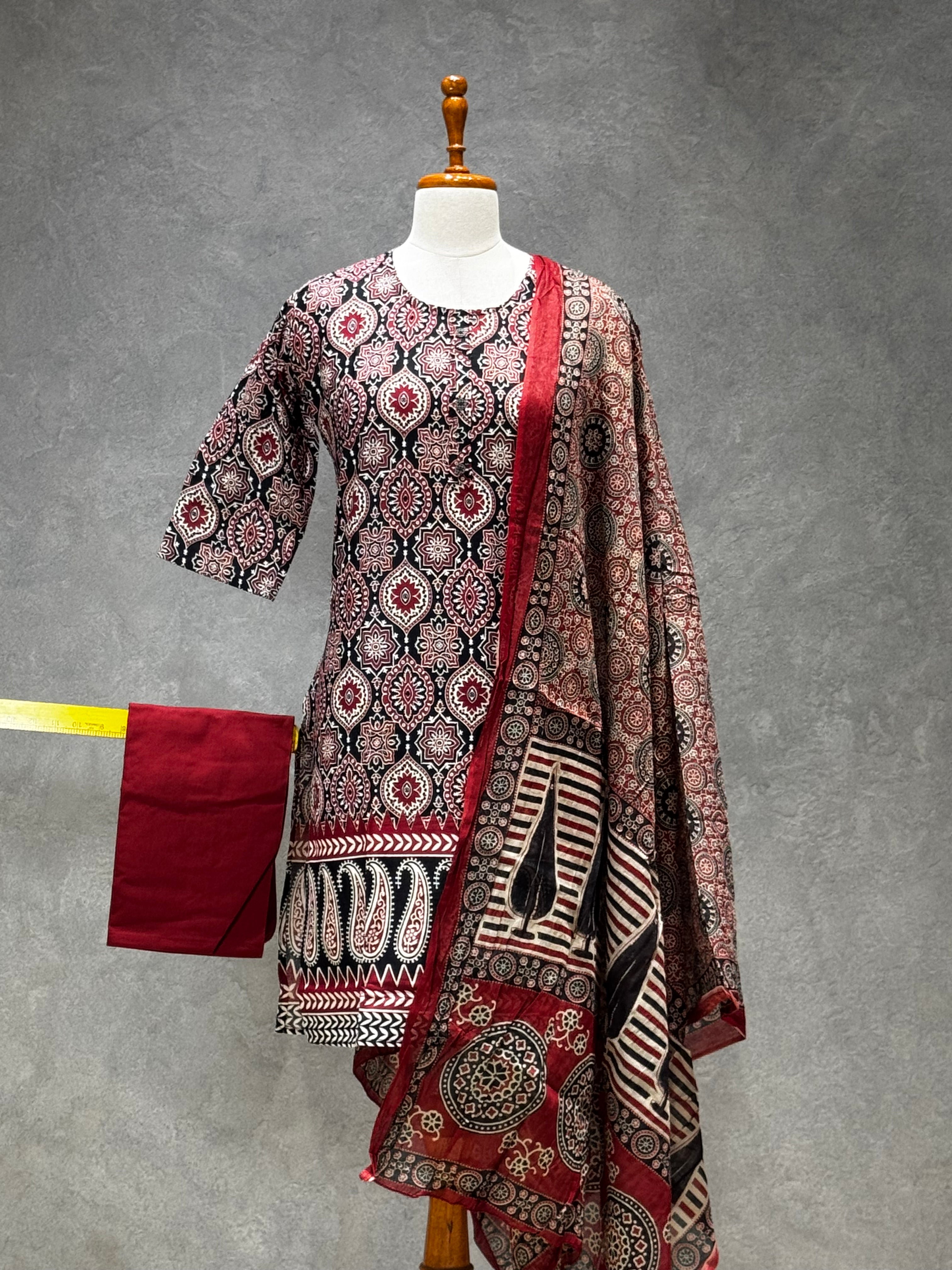 SALWAR SETS 4.4