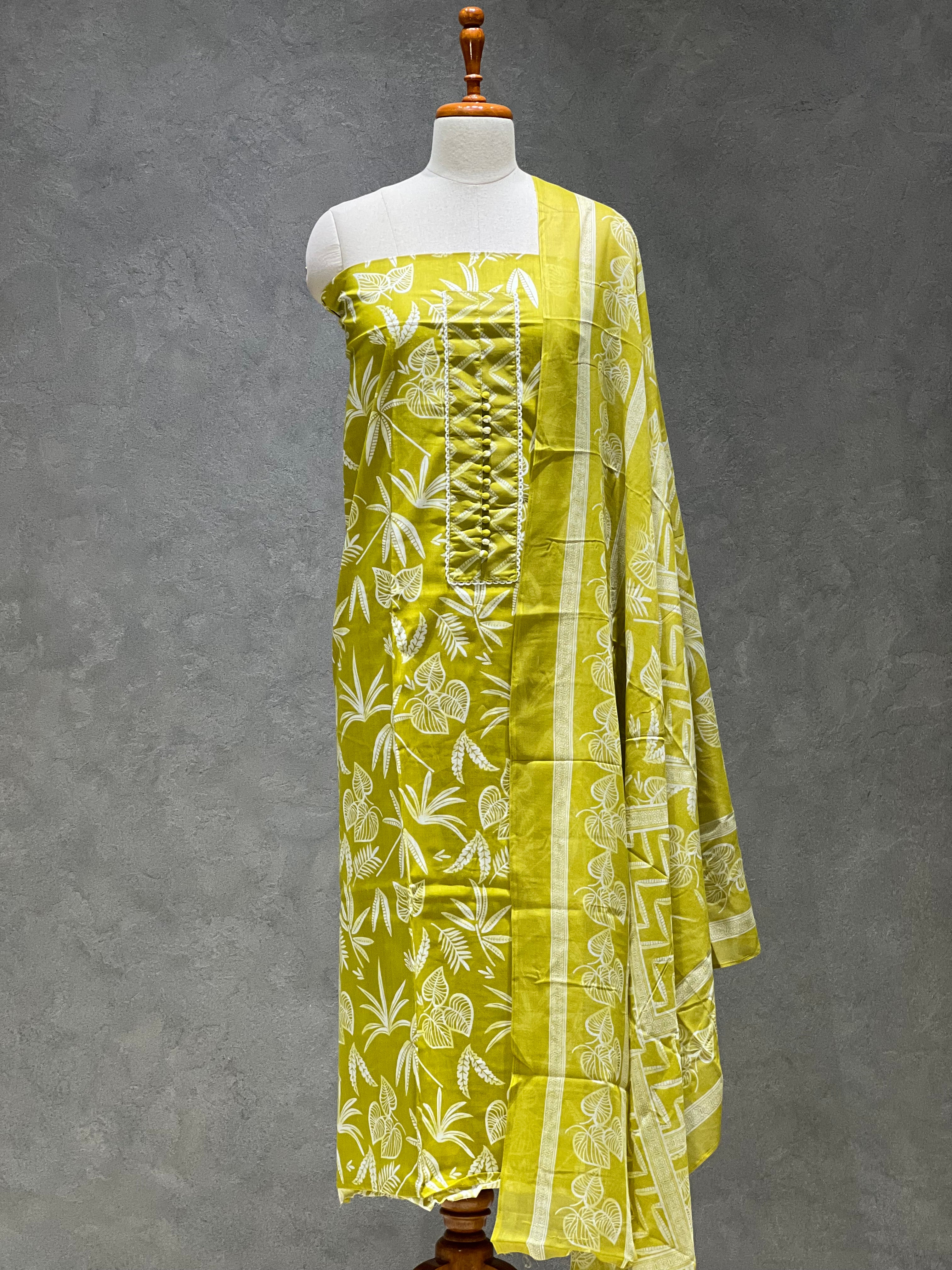 GREEN WITH FLORAL PURE COTTON UNSTITCHED SUITS - 0.3