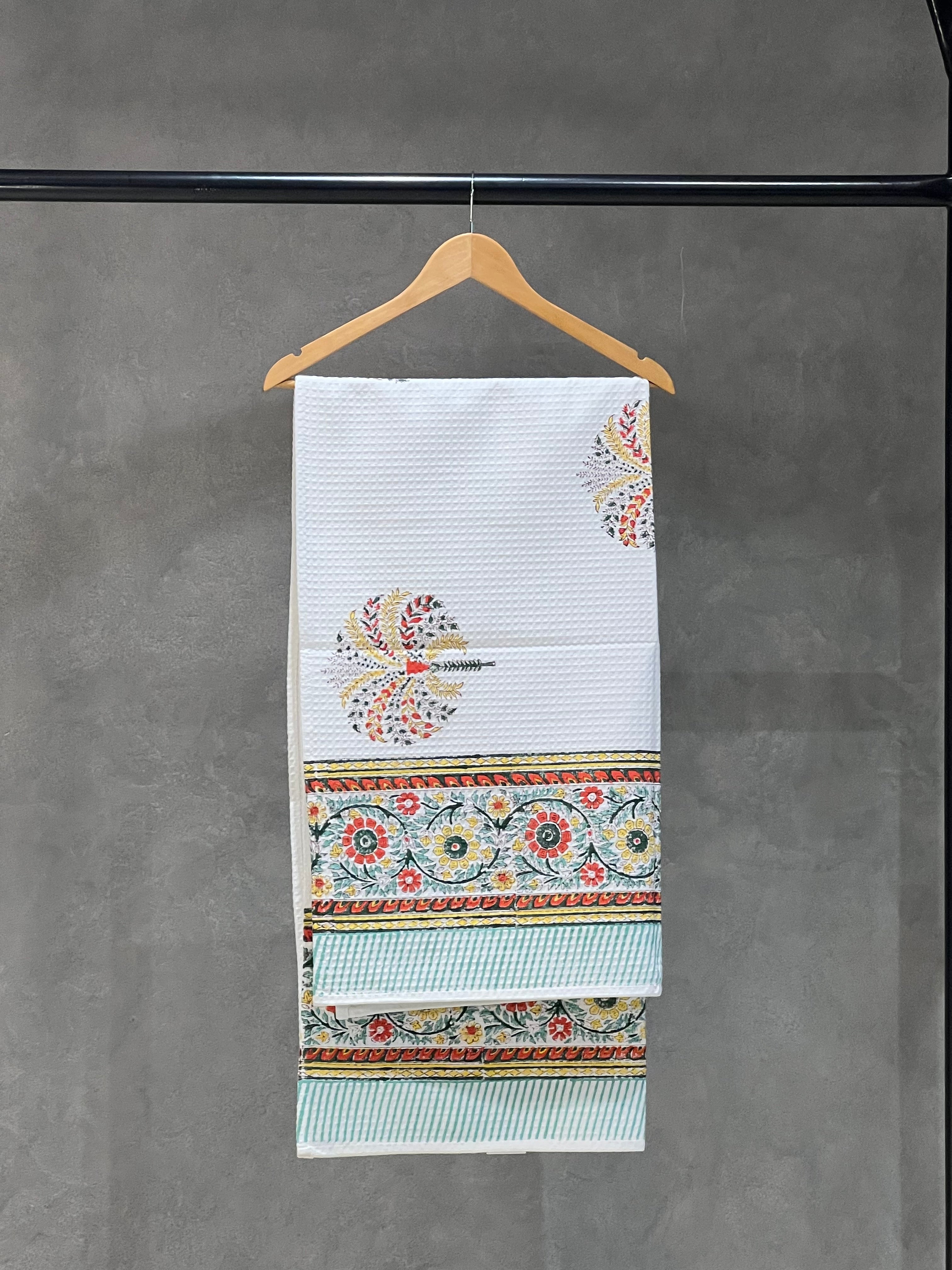 BATH TOWELS GREEN WITH ORANGE