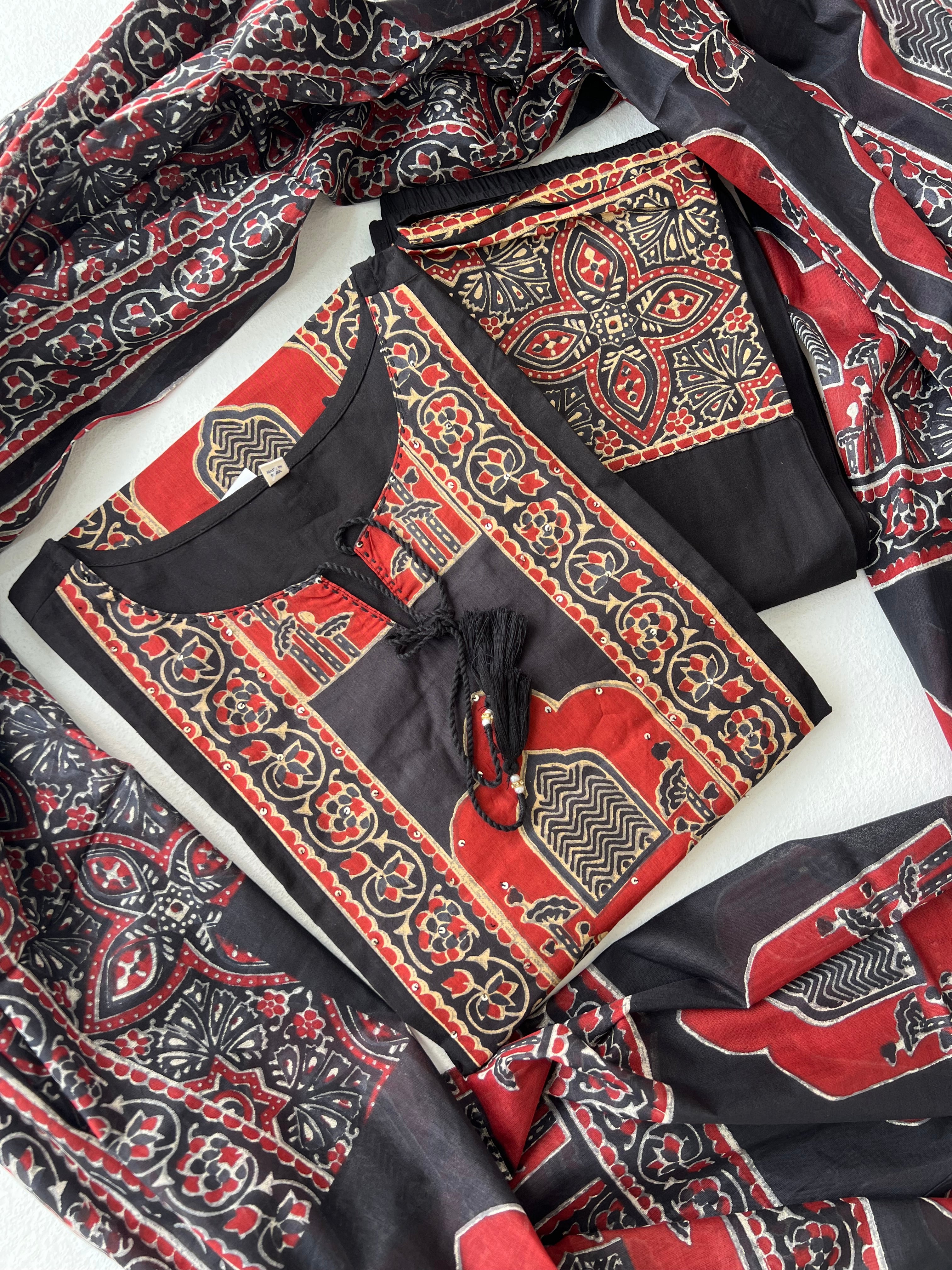 MUGHAL PRINT - BLACK