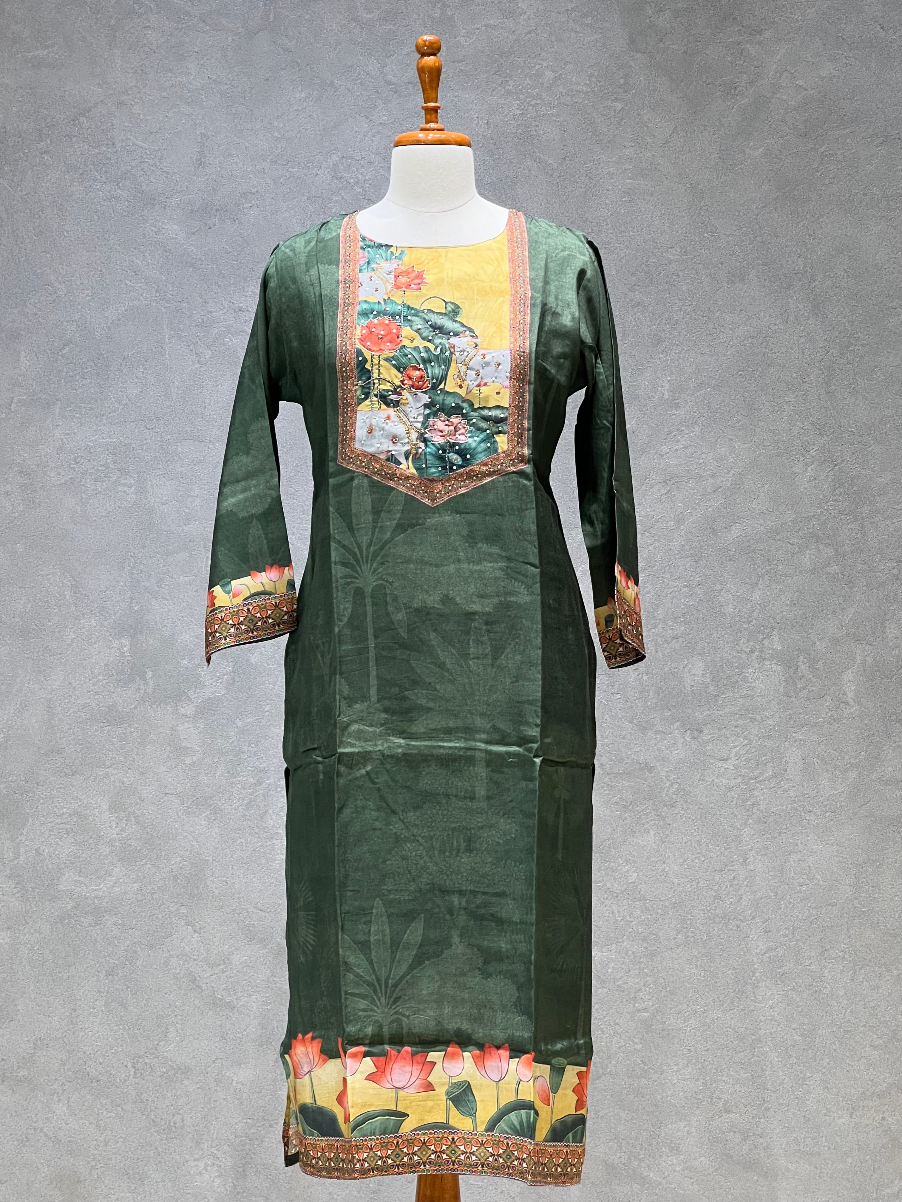 MUSLIN SUITS - LOTUS PRINT