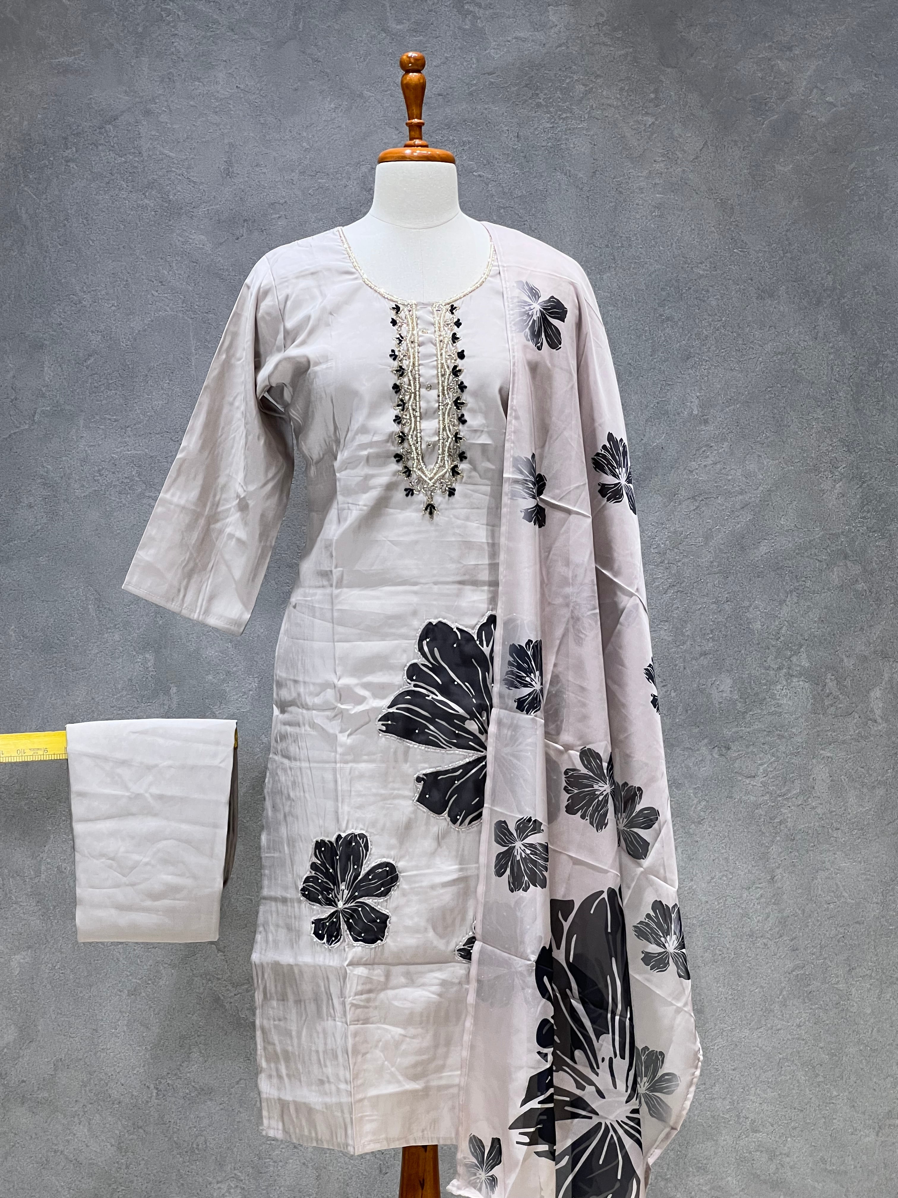 VASTRA SALWAR SETS - 0.7