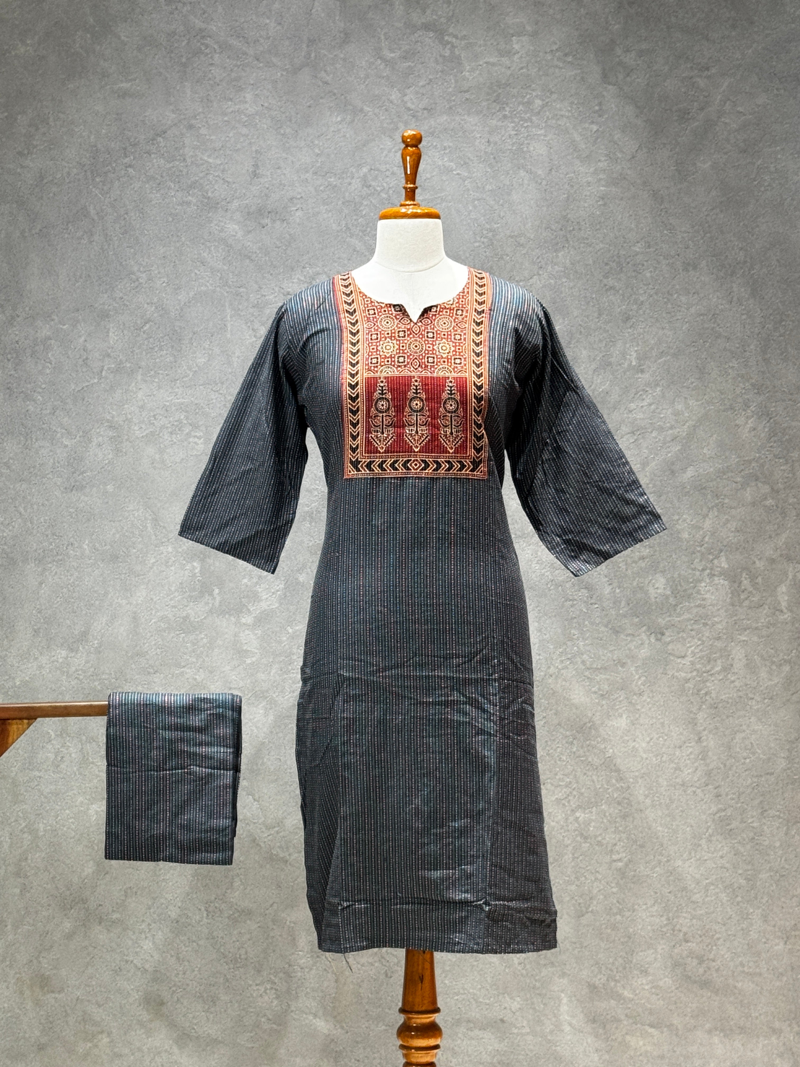 KANTHA KURTHI SET (GREY)
