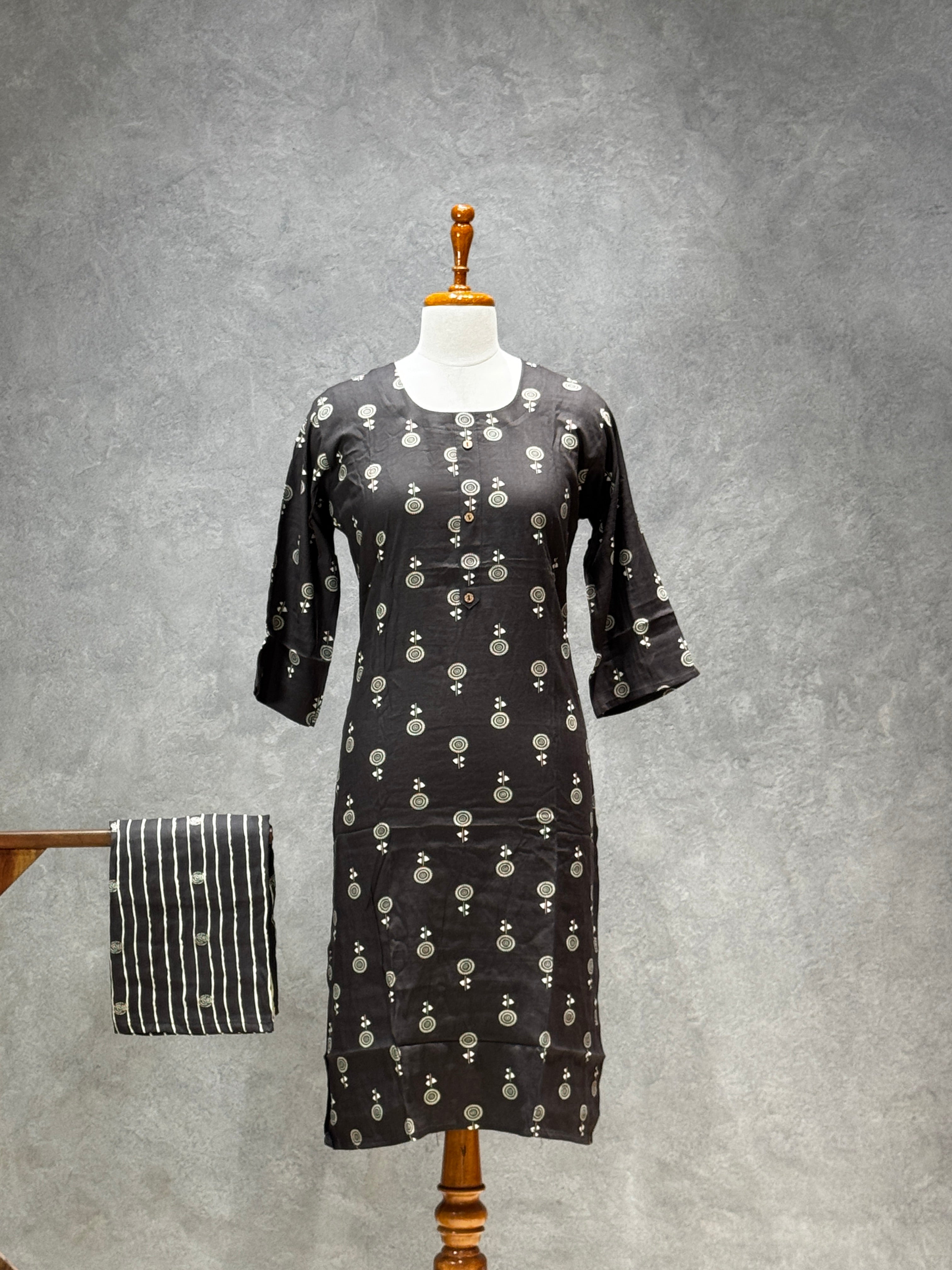 GRAPHITE GREY ETHNIC FLORAL EVERYDAY WEAR