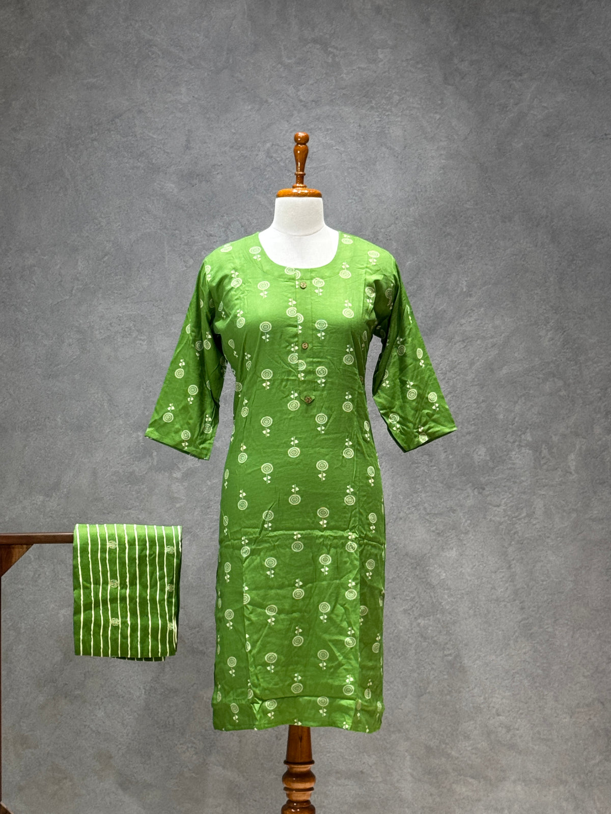 PISTACHIO GREEN ETHNIC FLORAL EVERYDAY WEAR