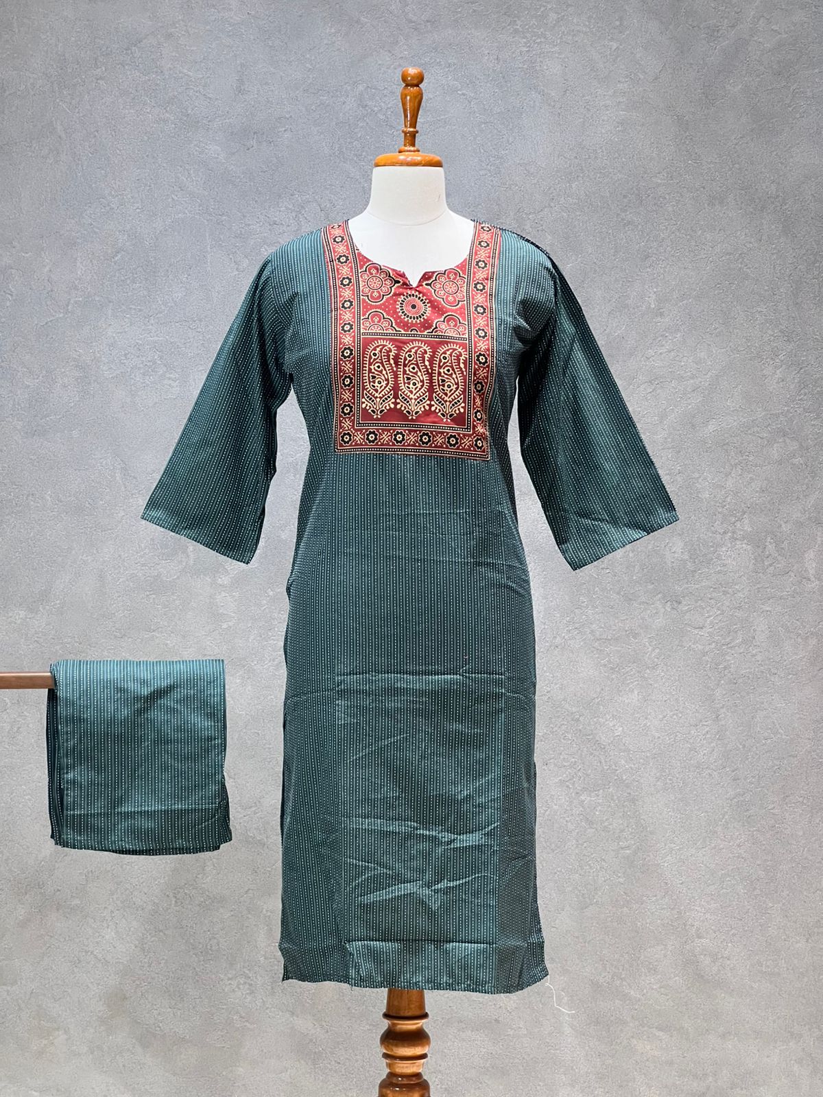 KANTHA KURTHI SET (GREEN MANGO)