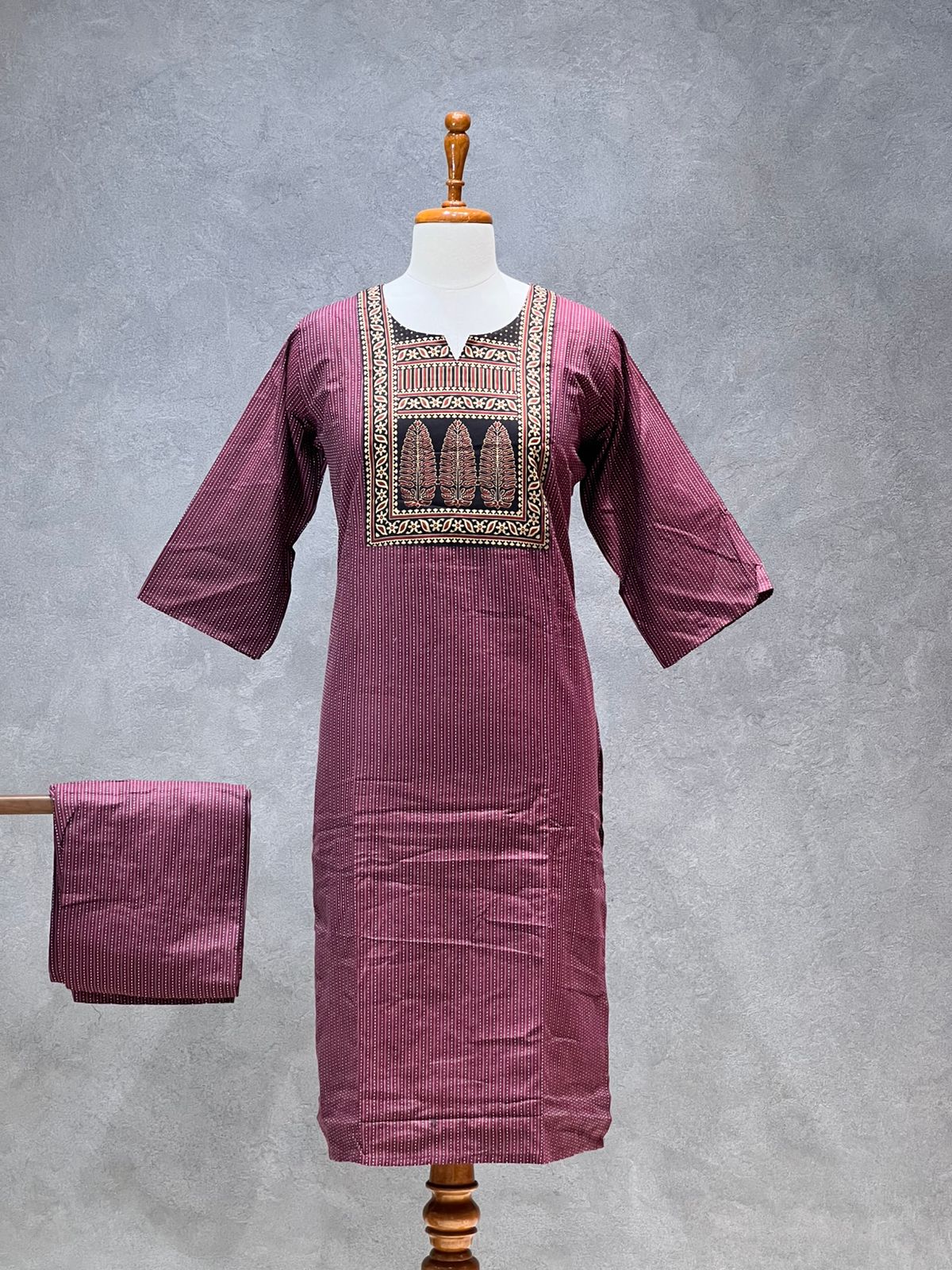 KANTHA KURTHI SET (DARK MAROON LEAF)