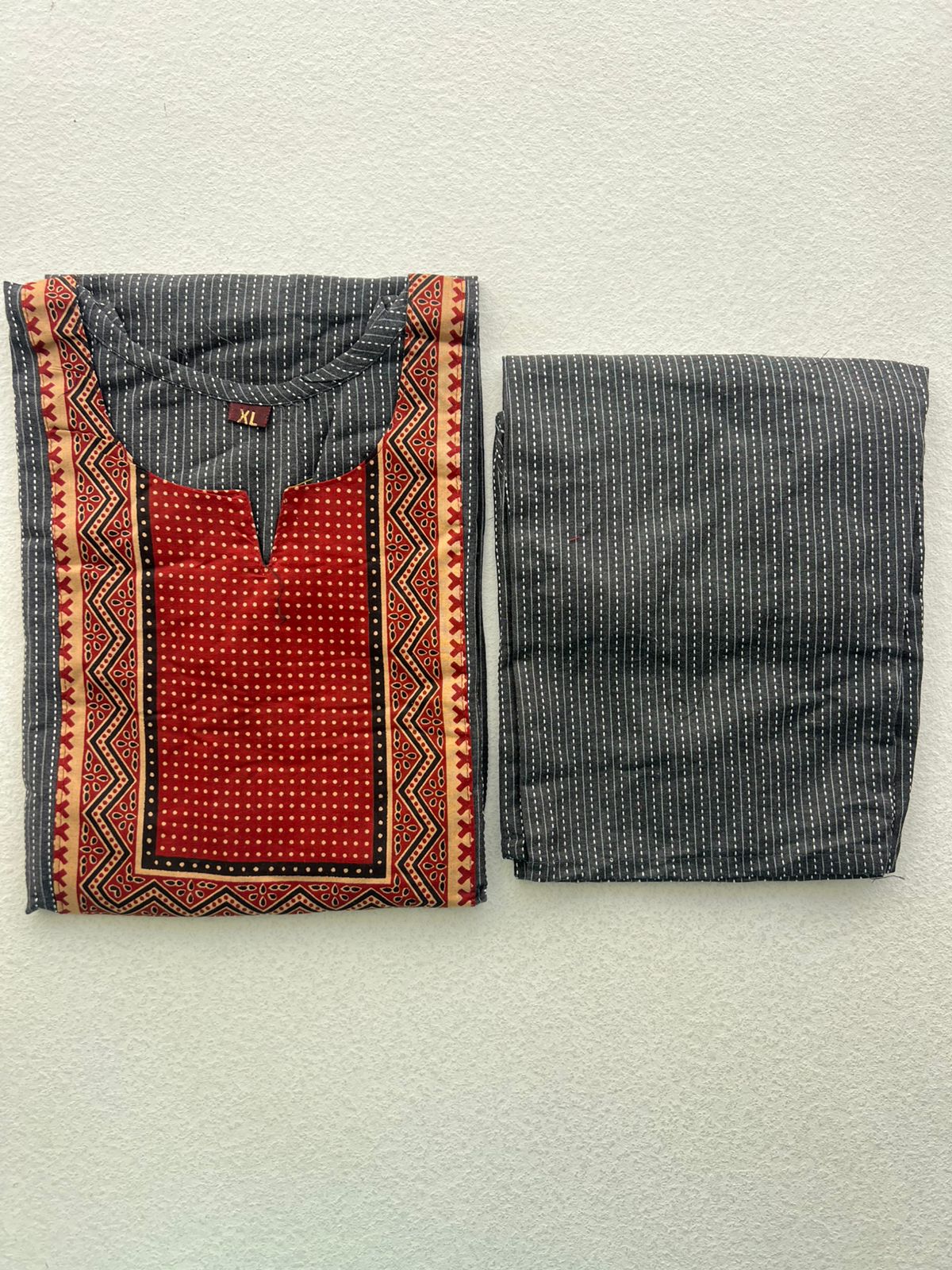 KANTHA KURTHI SET (GREY DOTS)