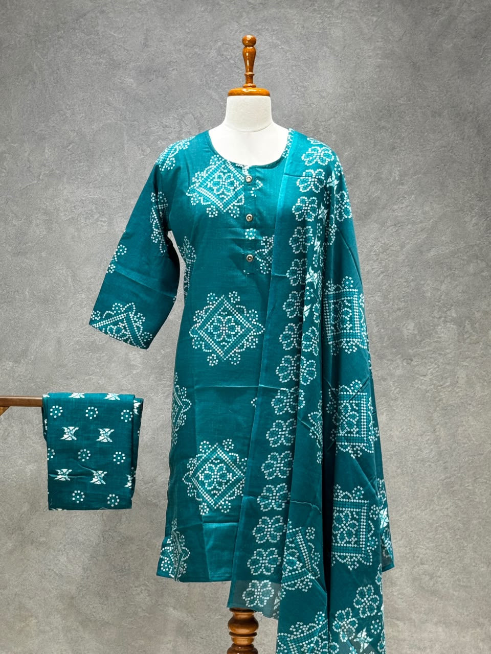 TEAL BLUE BANDHANI PRINTED COTTON-BLEND SALWAR SET