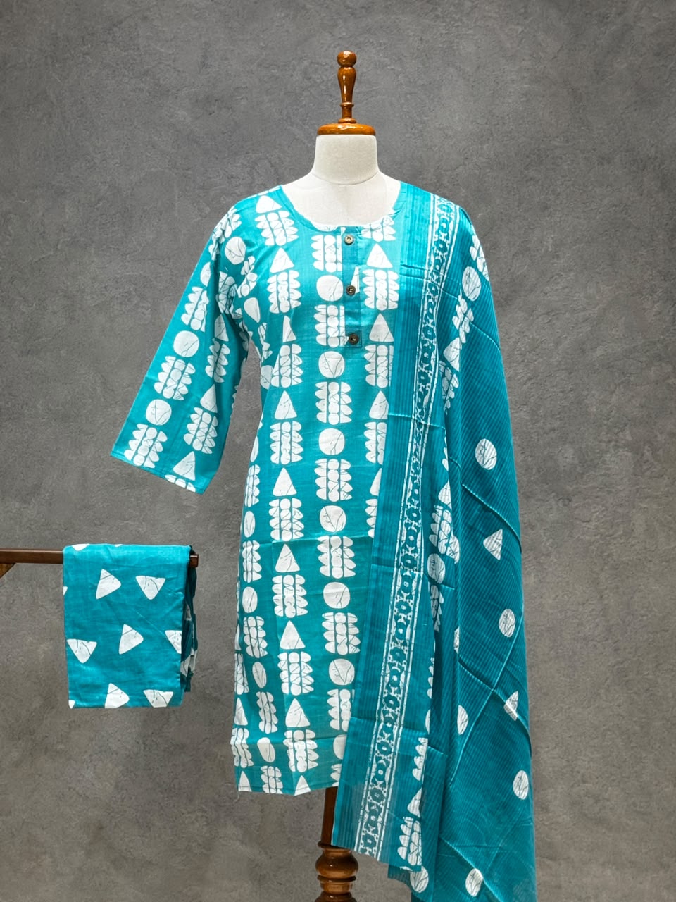 TURQUOISE BLUE ABSTRACT FLORAL PRINTED COTTON-BLEND SALWAR SET