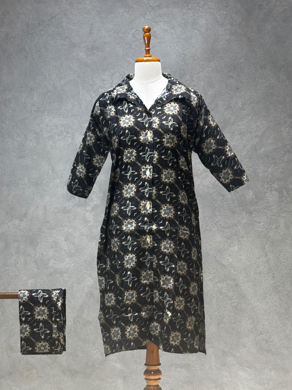 MIDNIGHT MOSAIC PRINTED LONG KURTI