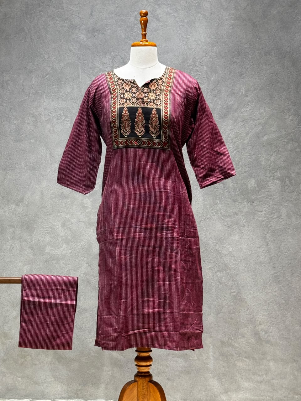 KANTHA KURTHI SET (DARK MAROON KANTHA)