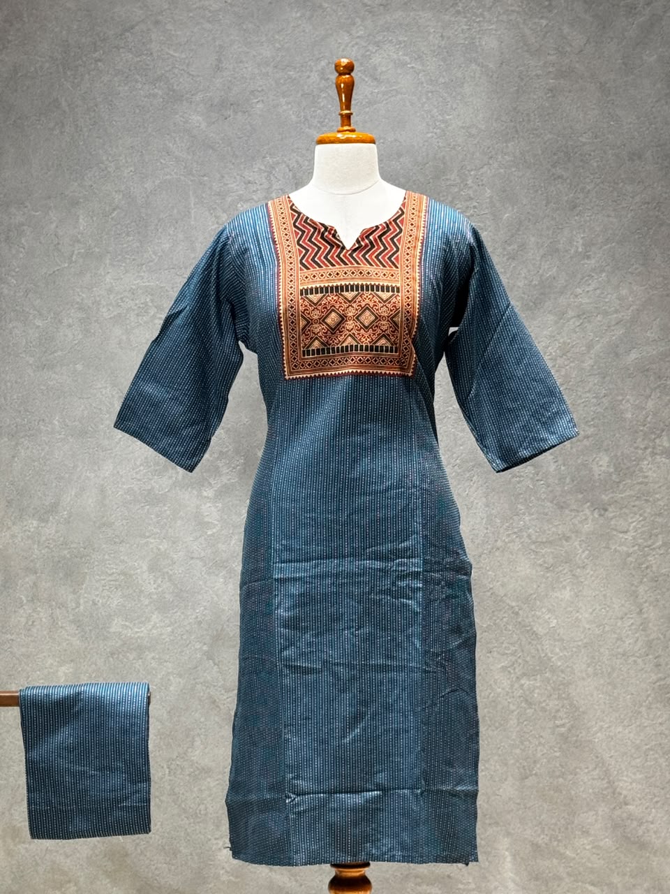 KANTHA KURTHI SET (BLUE GEOMETRIC)