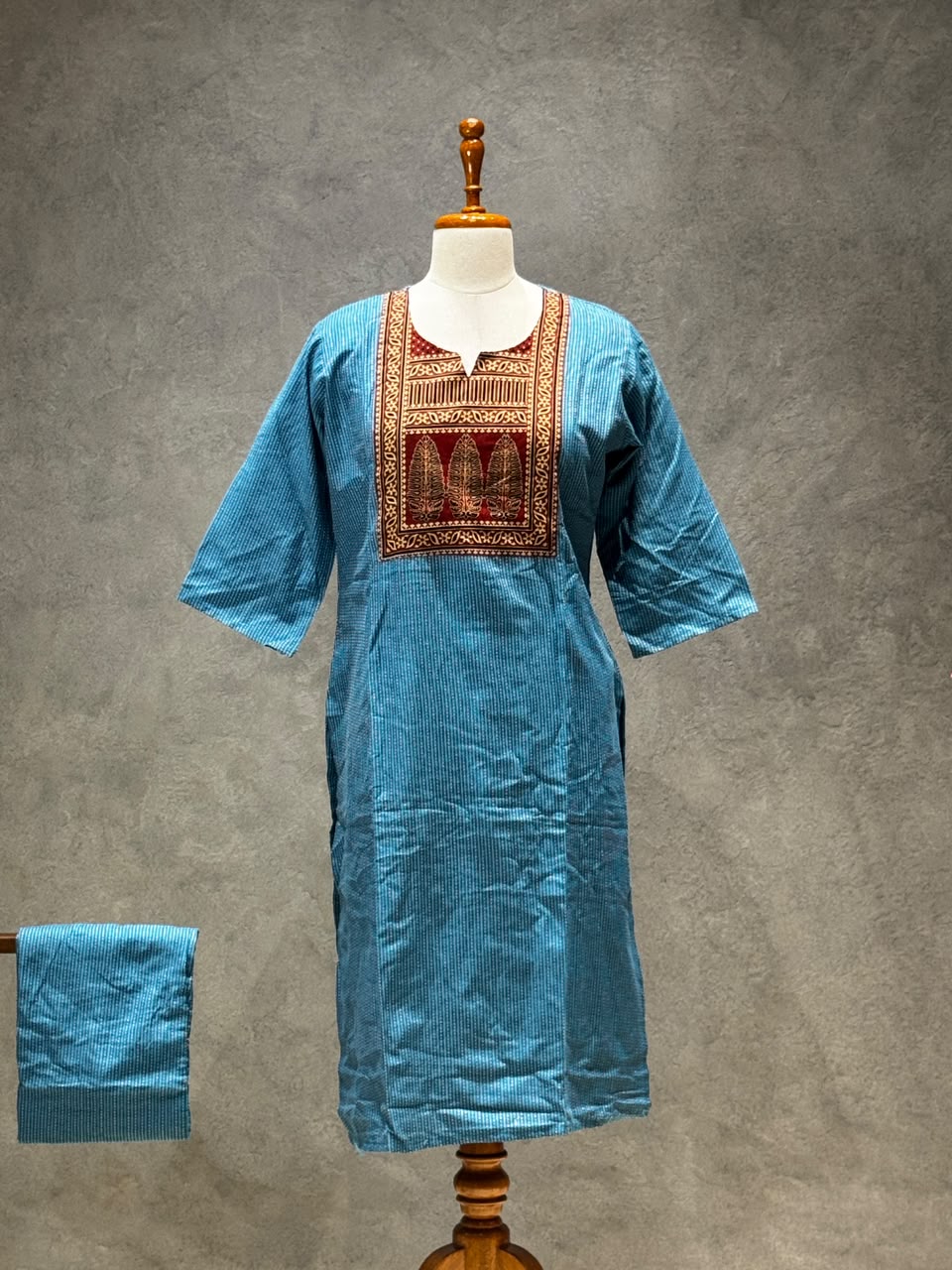 KANTHA KURTHI SET (SKY BLUE LEAF)