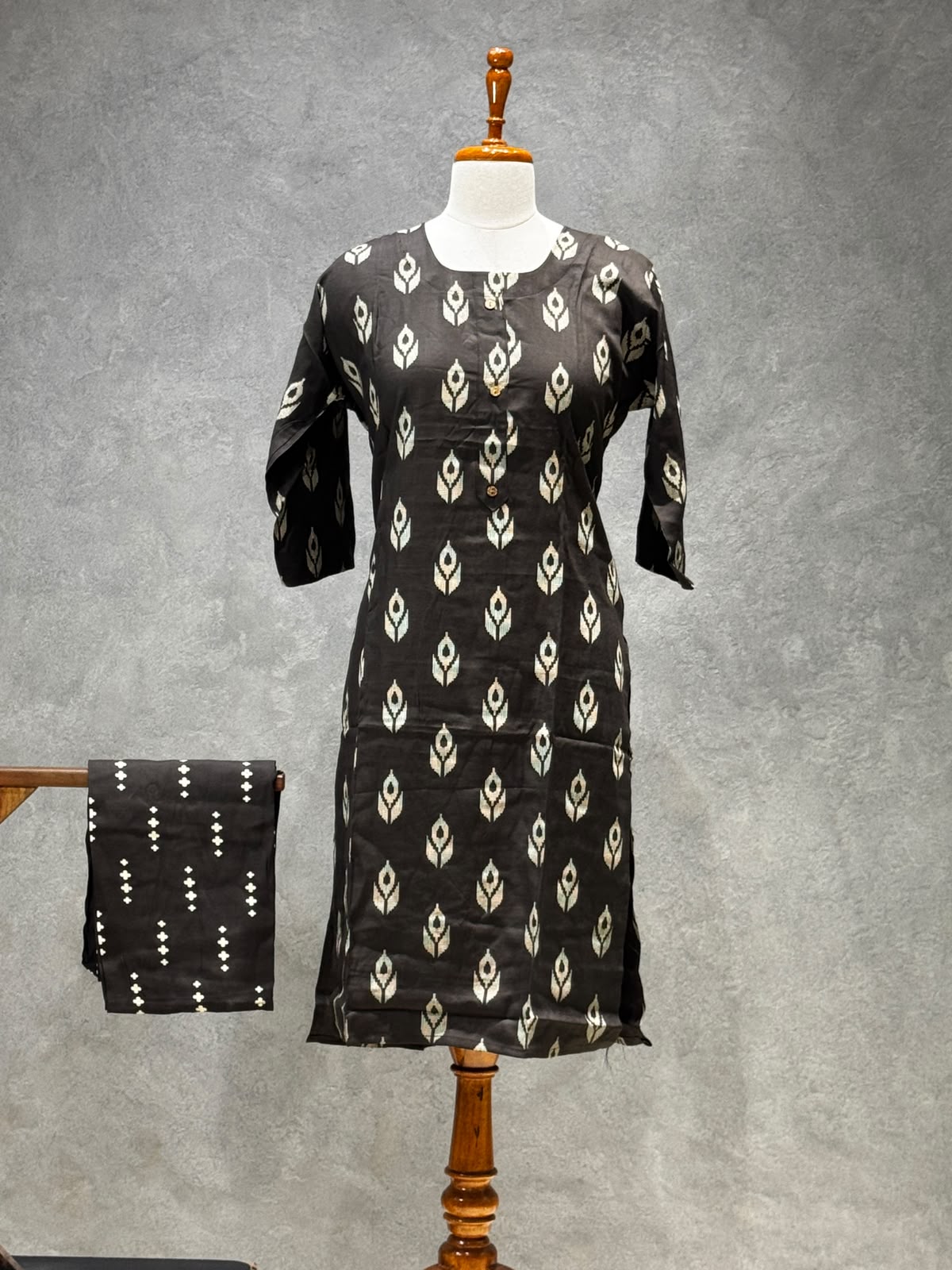 BLACK LEAF PRINT CASUAL WEAR