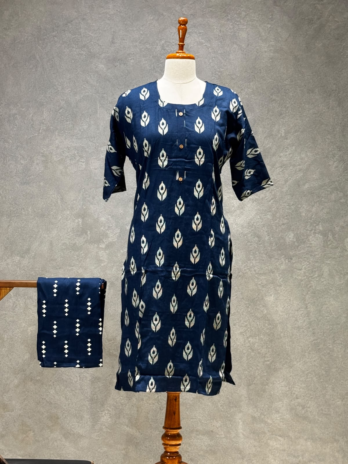 BLUE LEAF PRINT CASUAL WEAR