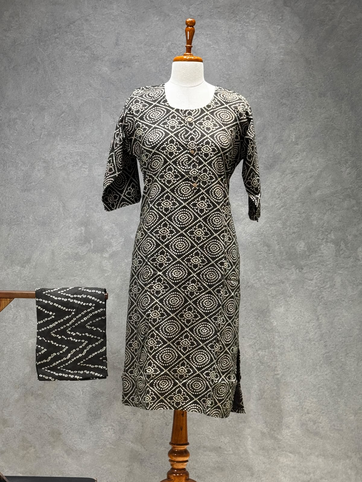 BLACK GEOMETRIC PRINT CASUAL WEAR