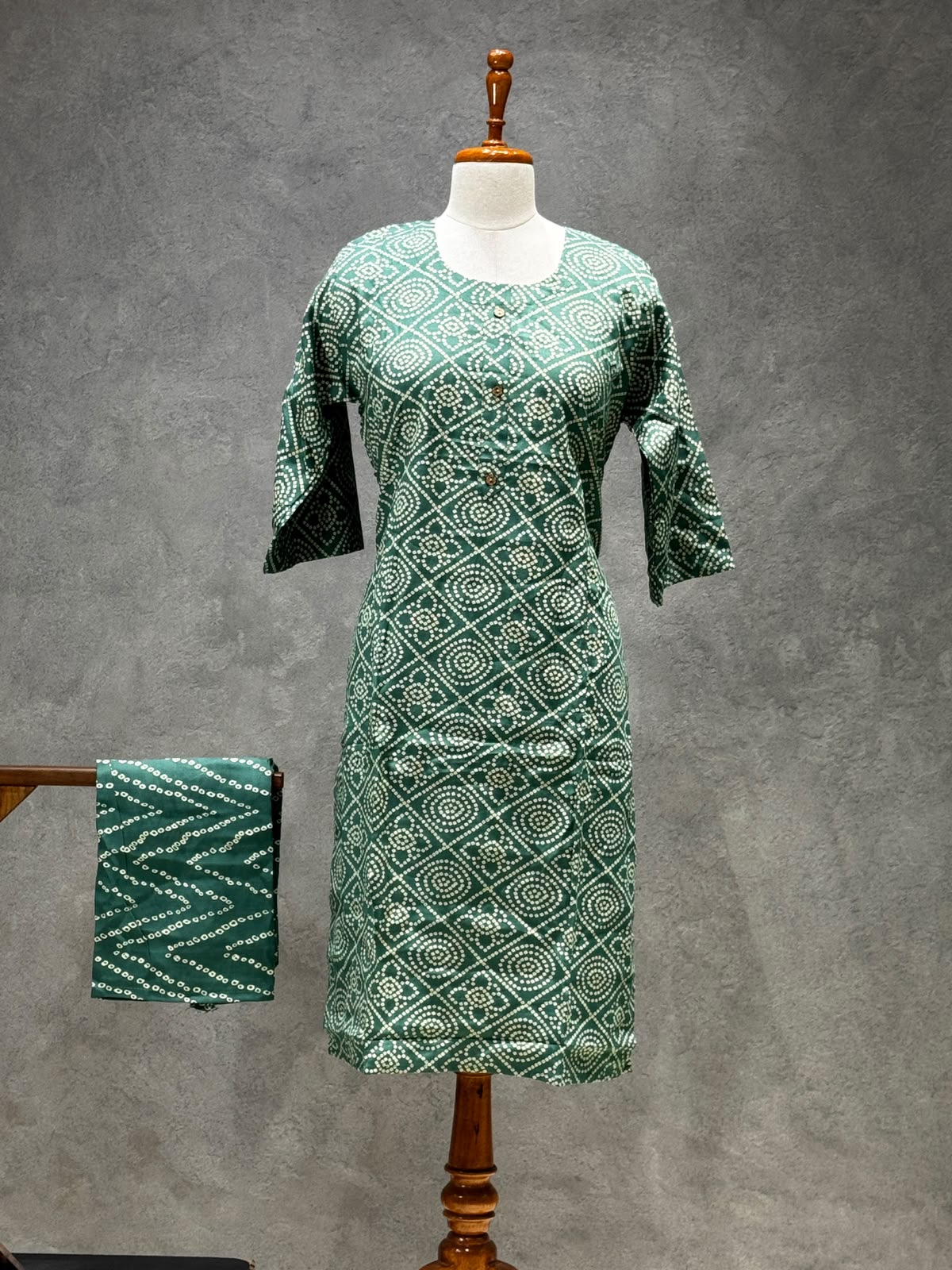 GREEN GEOMETRIC PRINT CASUAL WEAR