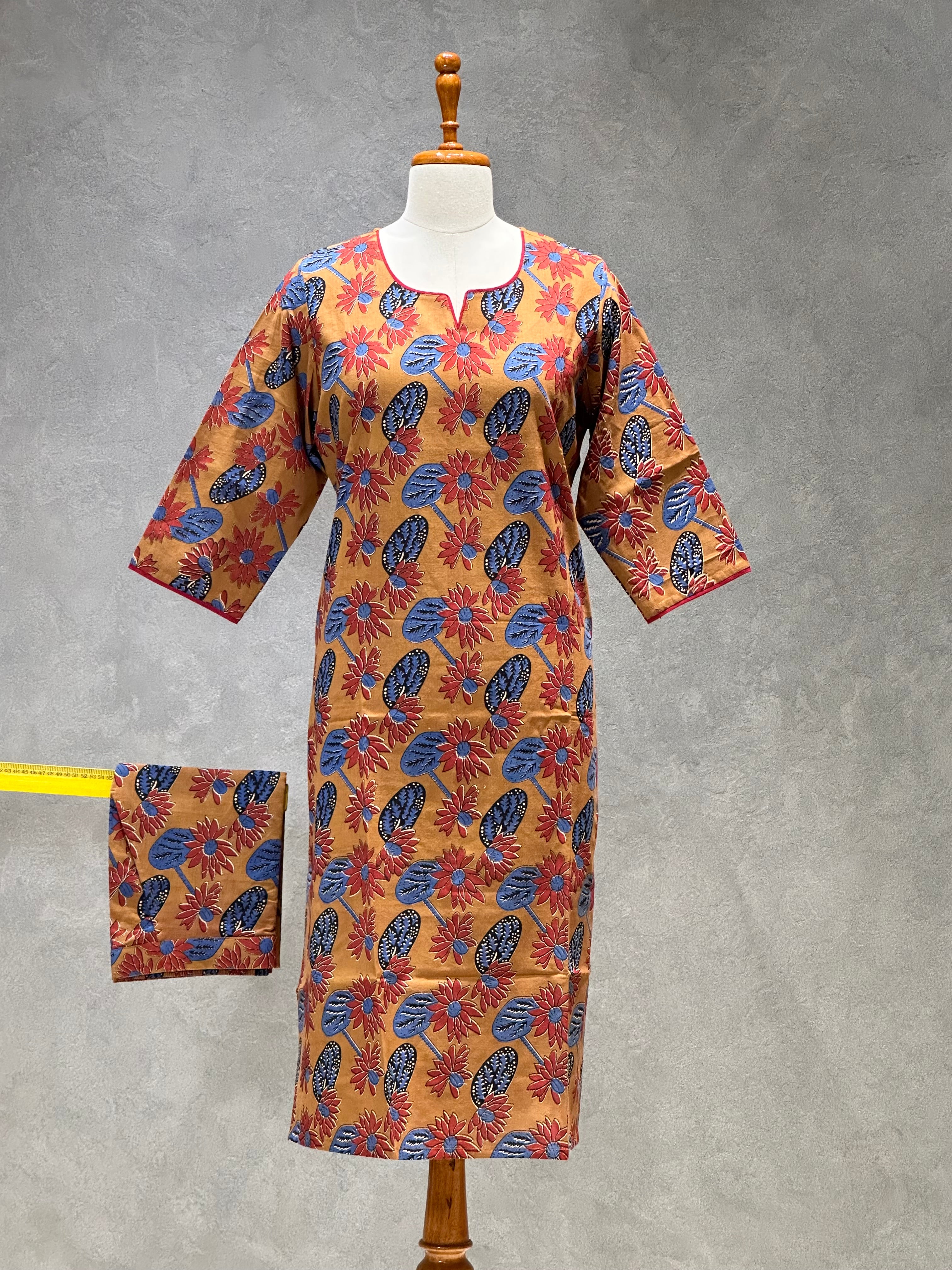 SARSON KURTHI SET