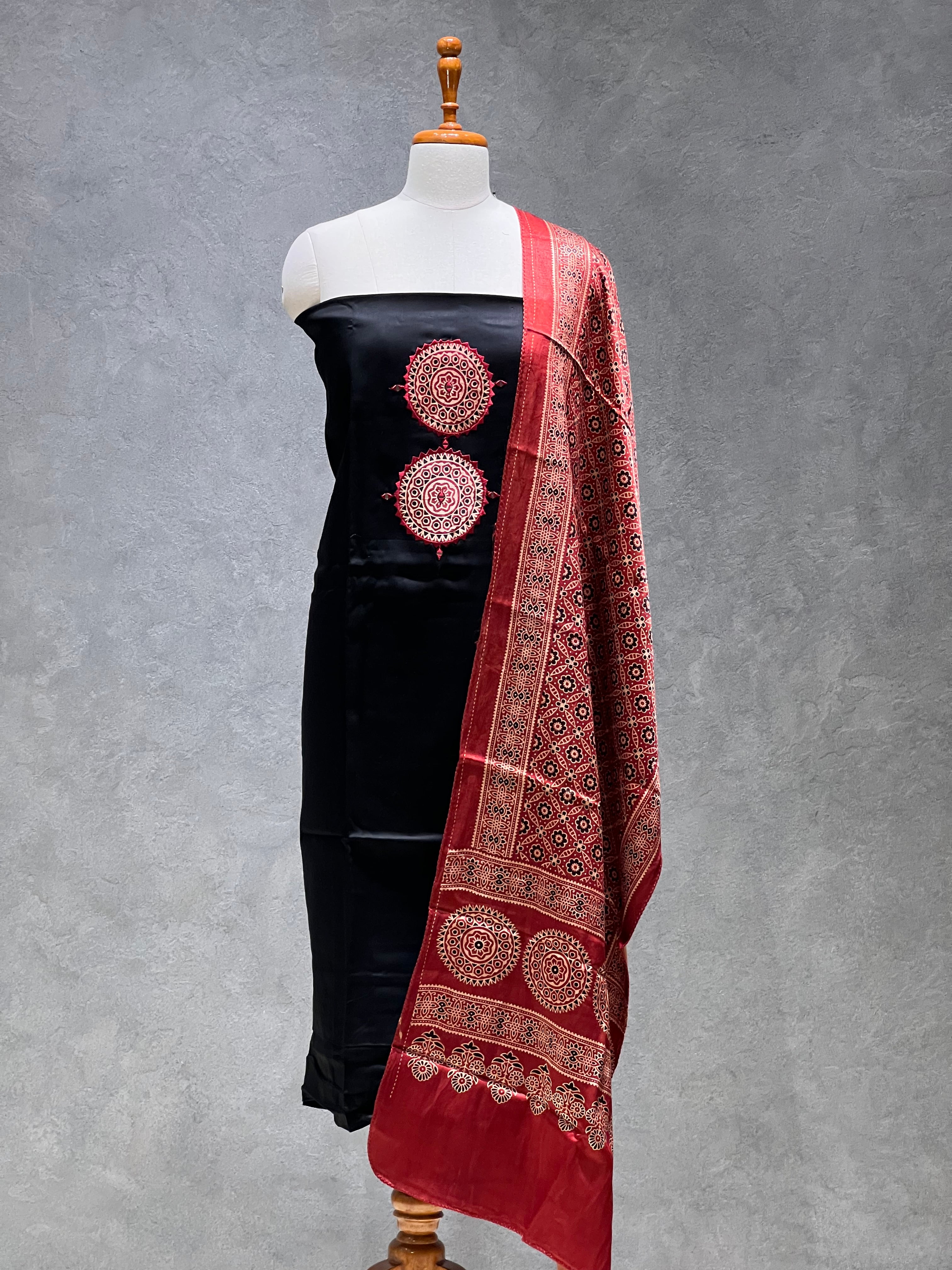 TRADITIONAL COTTON UNSTITCHED SUITS -1.1