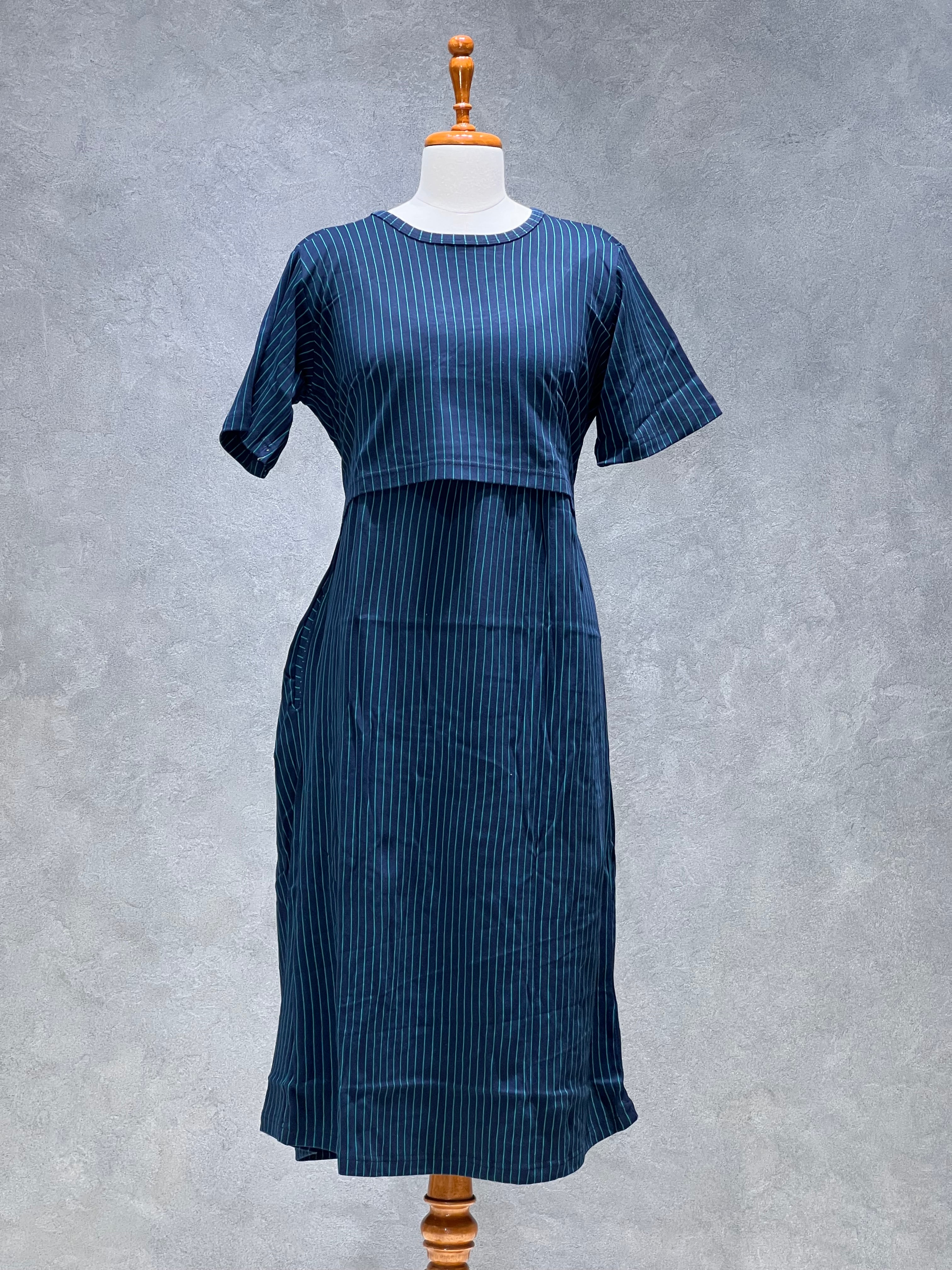 ZIPLESS FEEDING GOWN - NAVY STRIPES