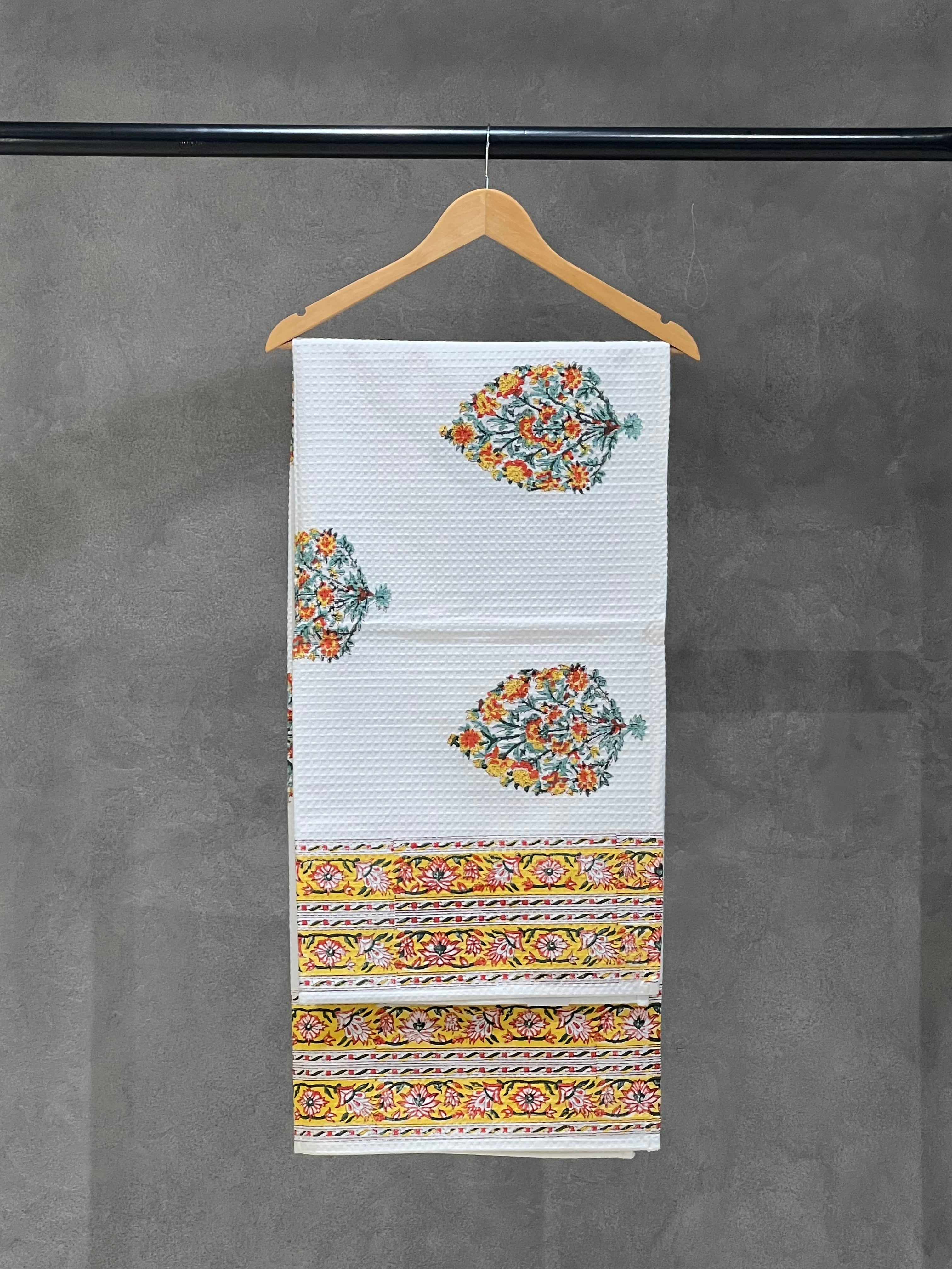 BATH TOWELS YELLOW AND GREEN