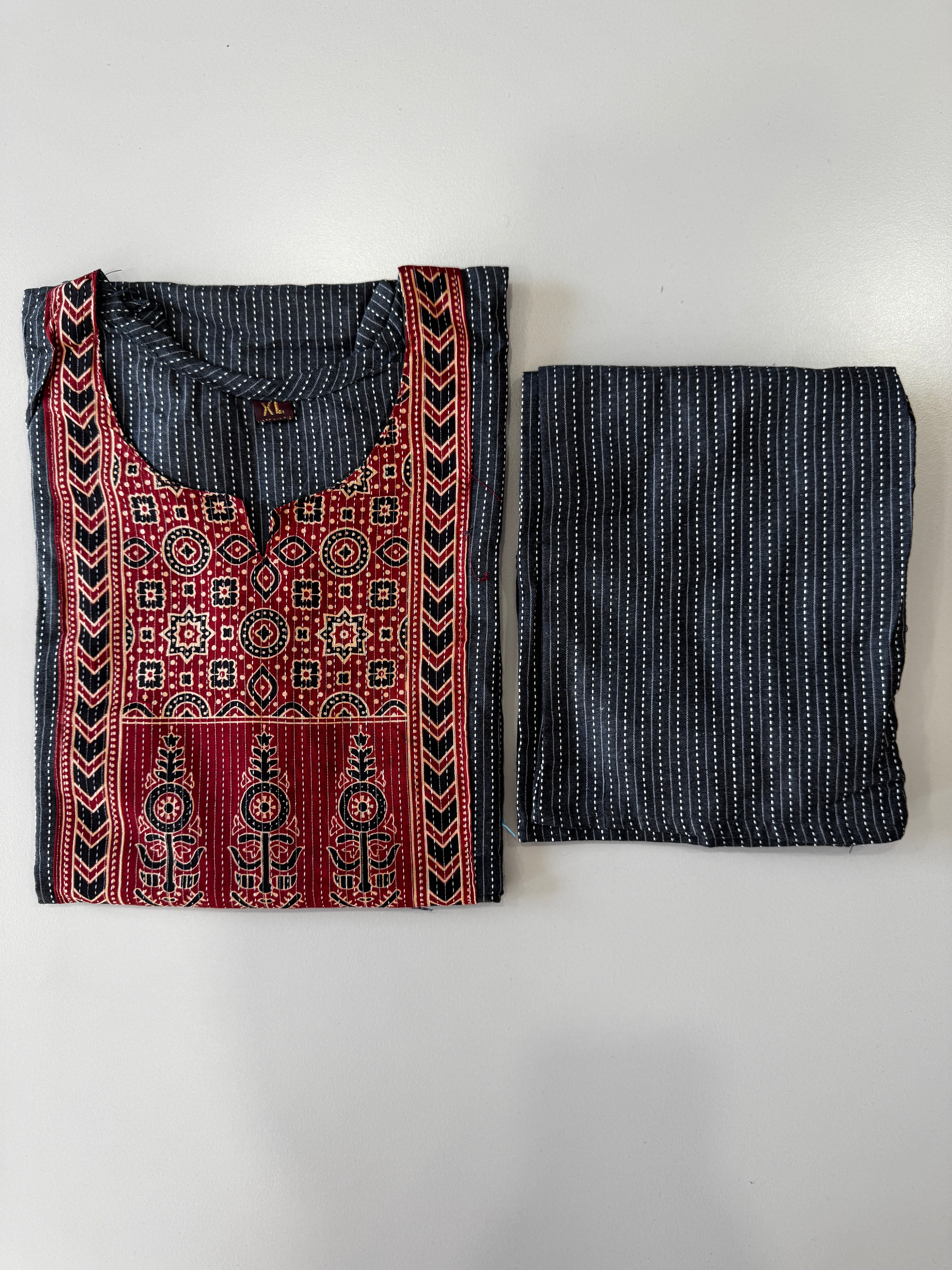KANTHA KURTHI SET (GREY)