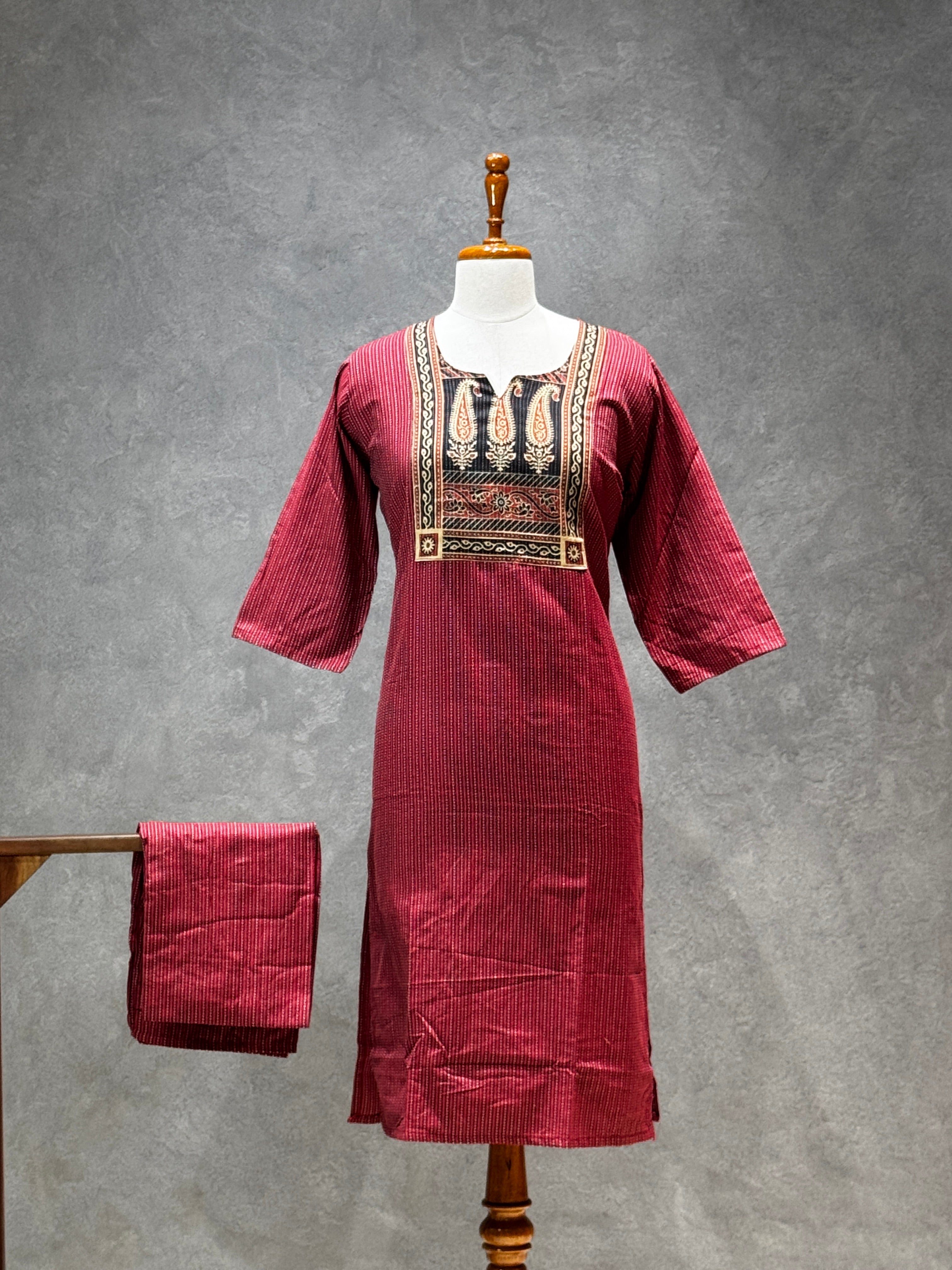 KANTHA KURTHI SET (RED REED)