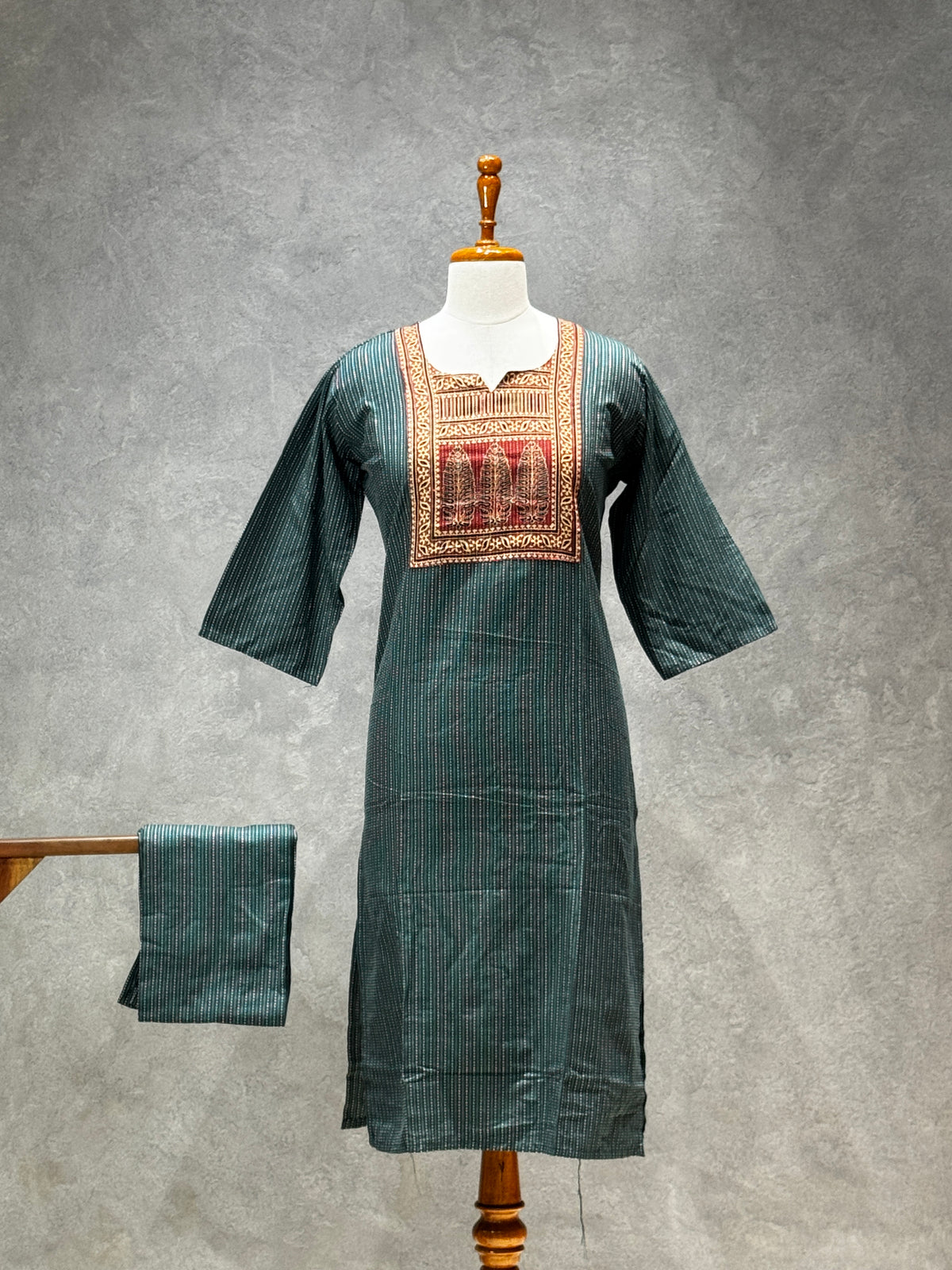 KANTHA KURTHI SET (GREEN LEAF)