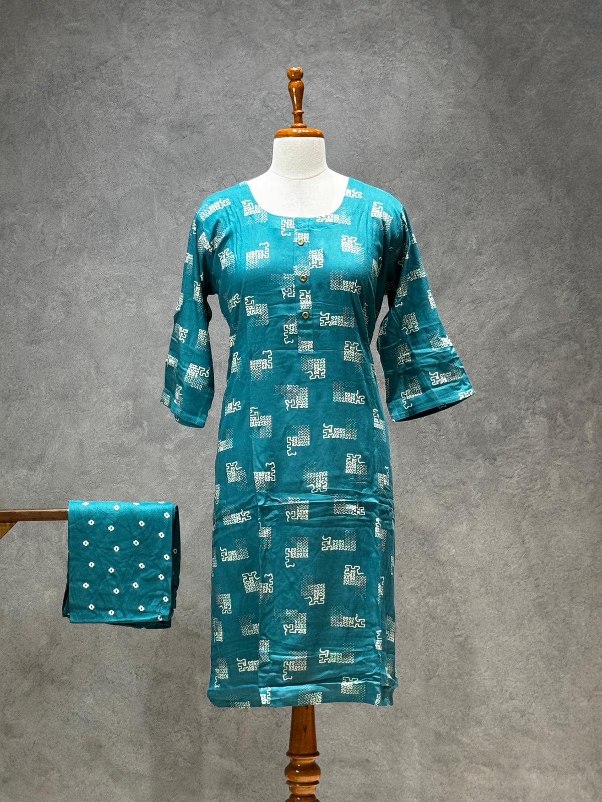 CASUAL WEAR BLUE GEOMENTRIC PRINT