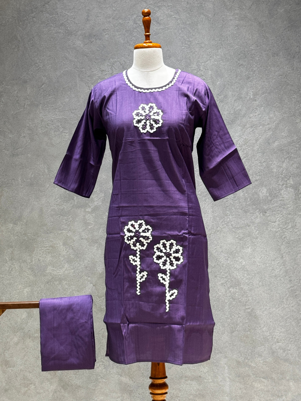 LAVENDER VATICAN SILK EMBROIDERED TWO-PIECE KURTI SET