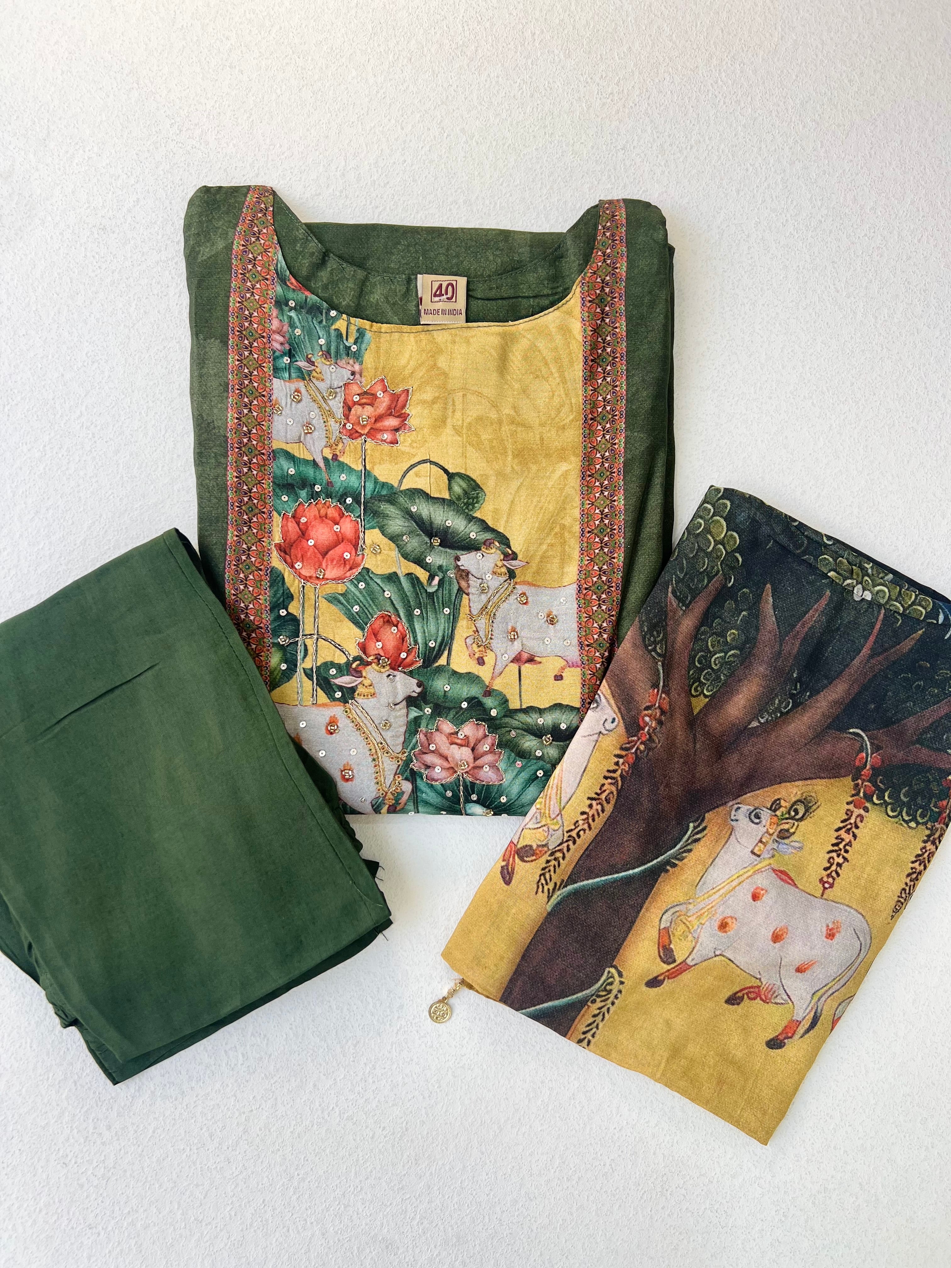 MUSLIN SUITS - LOTUS PRINT