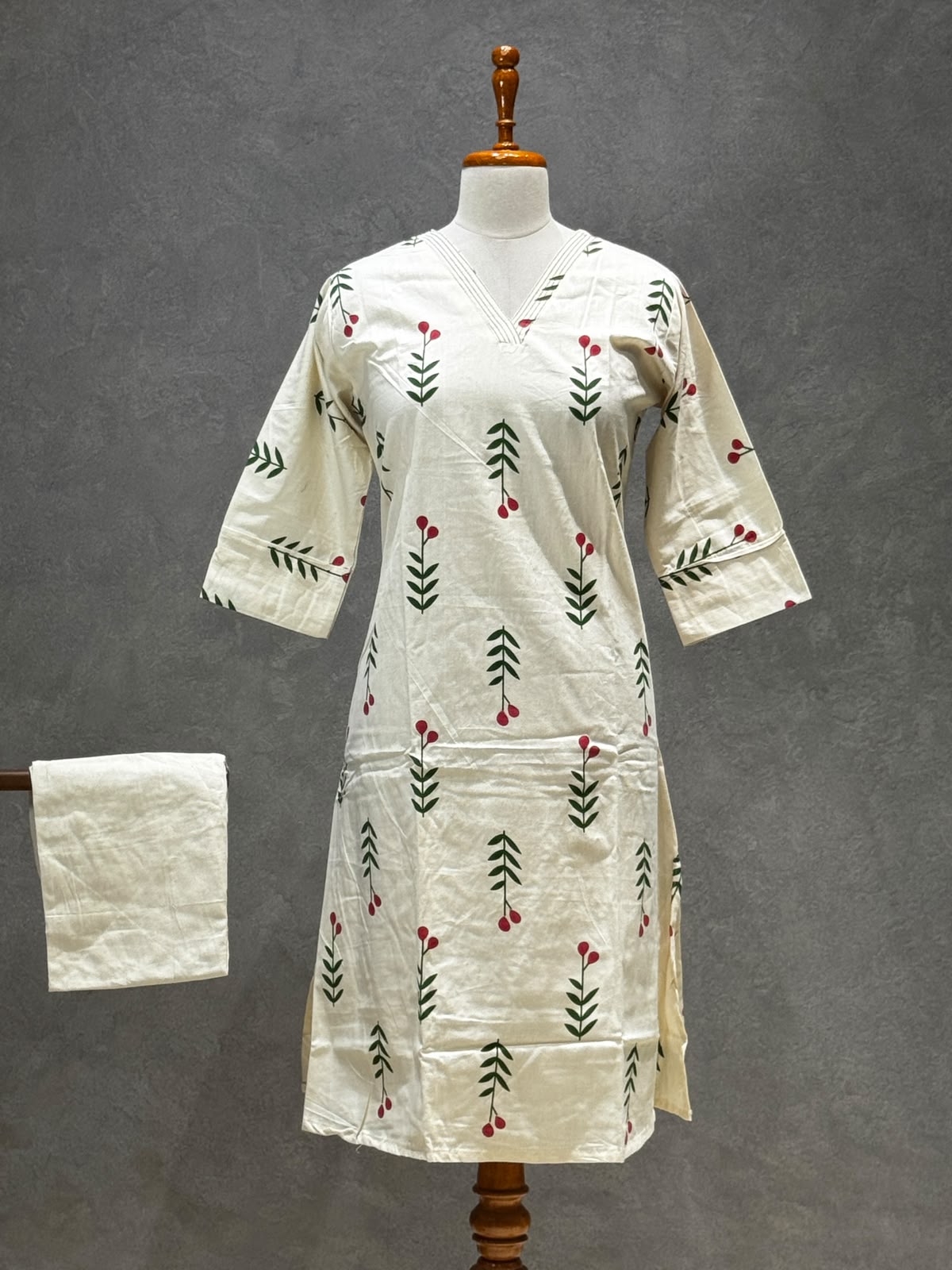 IVORY MAROON & GREEN LEAF PRINTED COTTON KURTI SET