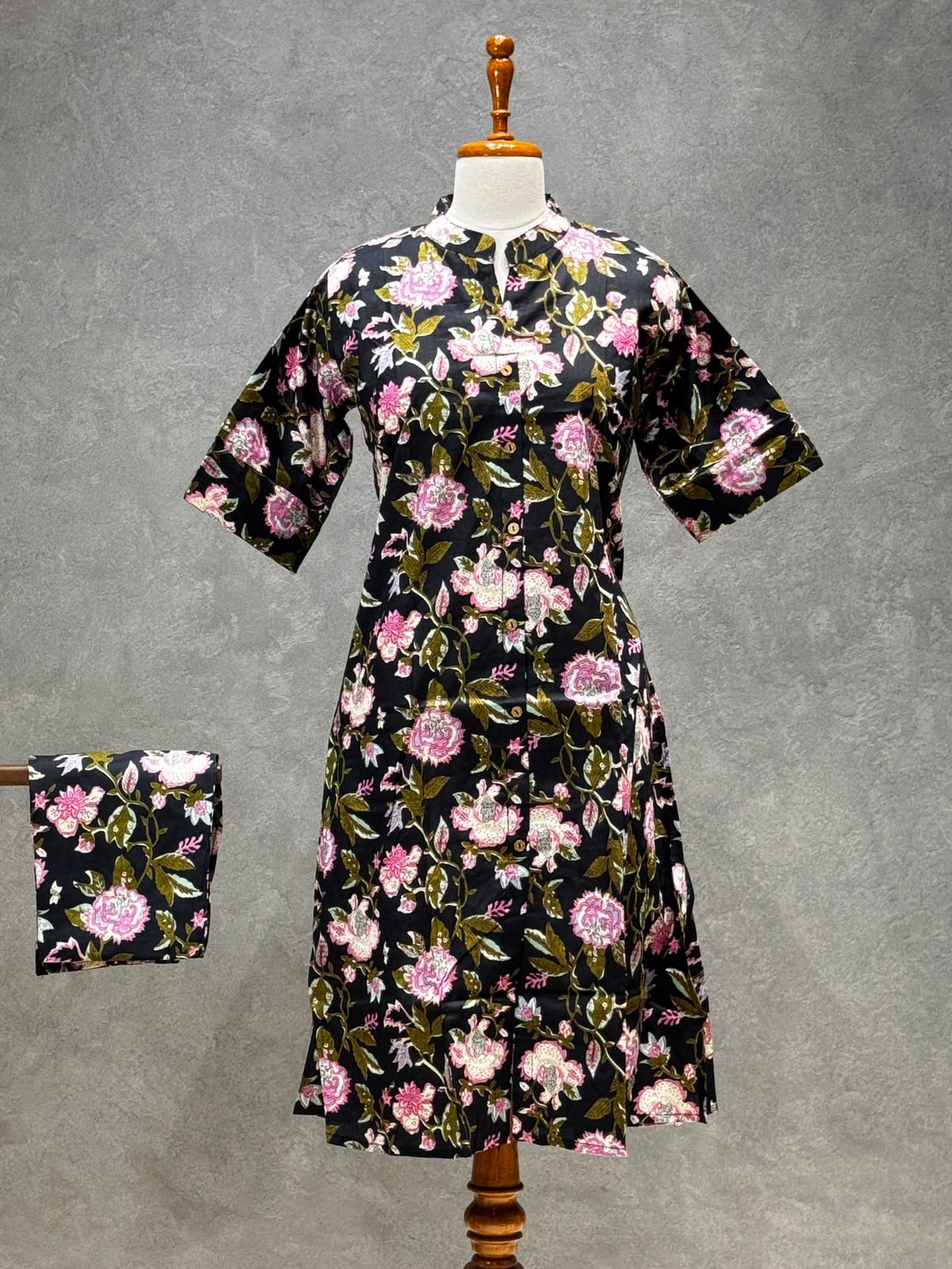 BLACK FLORAL PRINTED COTTON BLEND KURTI SET