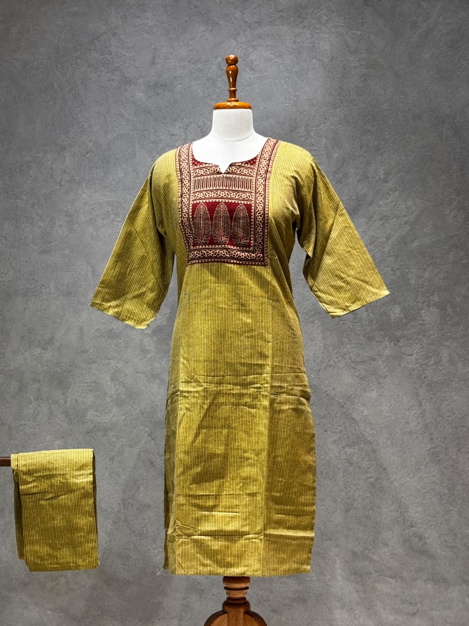 KANTHA KURTHI SET (MUSTARD LEAF)