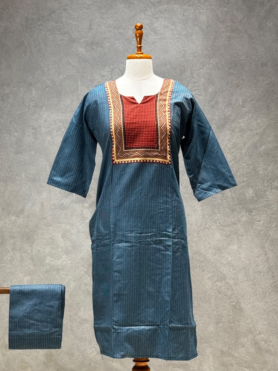 KANTHA KURTHI SET (BLUE DOT)