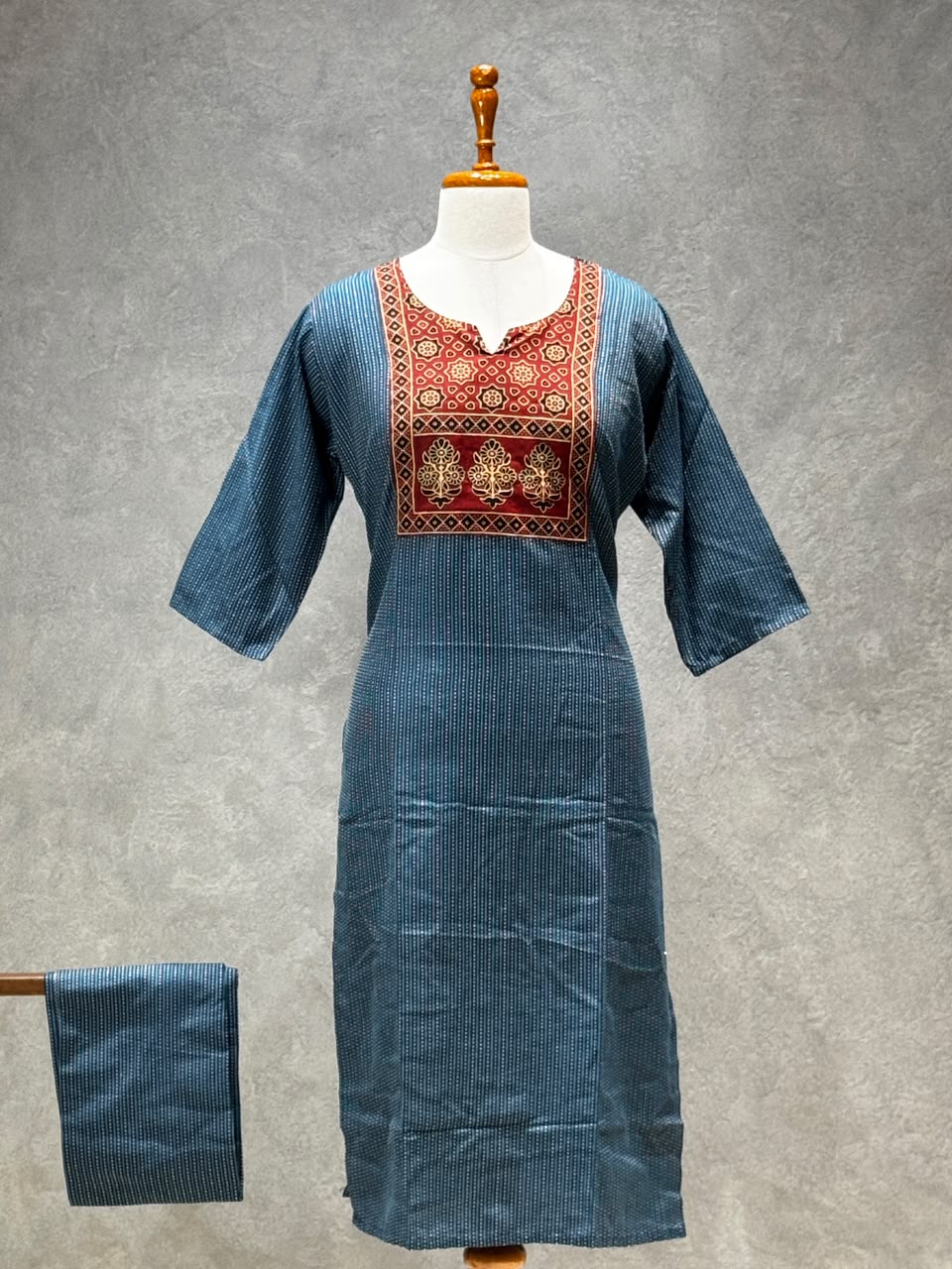 KANTHA KURTHI SET (BLUE FLORAL)