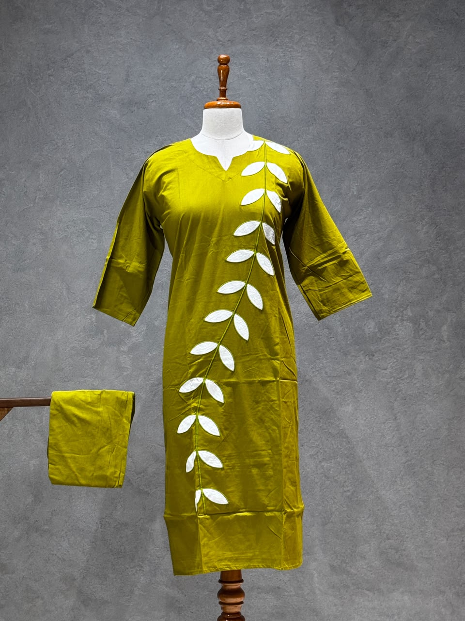 KURTHA SET (MEHENDI GREEN)