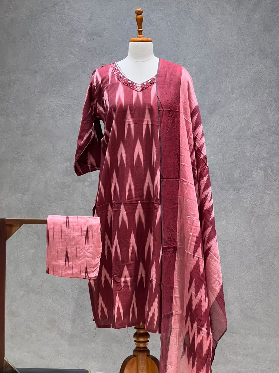 MAROON IKAT HANDLOOM COTTON SUIT SET